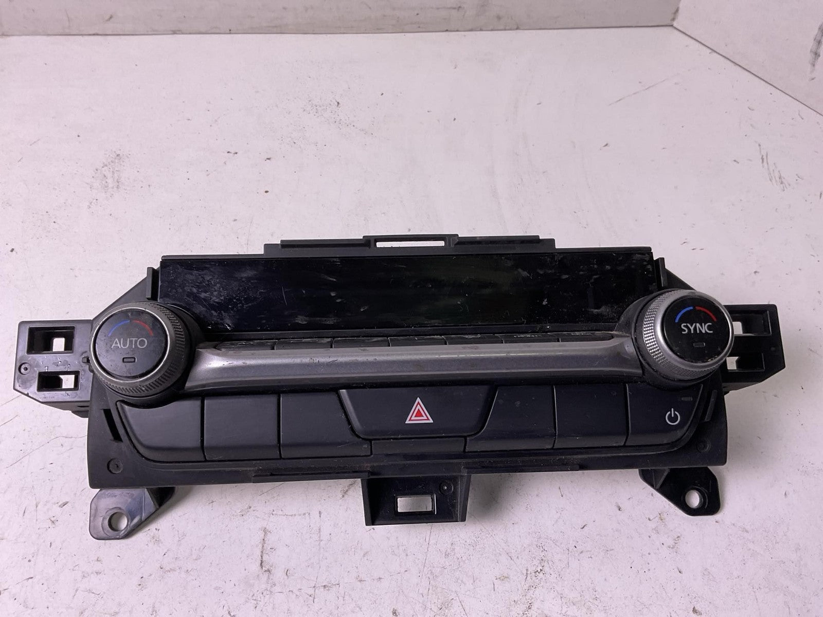 Heater A/c Control MAZDA CX30 240